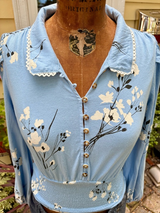 Anthropologie Tops - New XXS Anthropologie Blue Maeve floral smocked cotton shirt